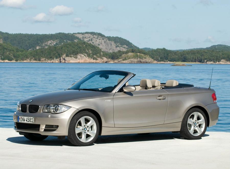  BMW 1-Series Convertible 2011 года  (фото 23 из 69)